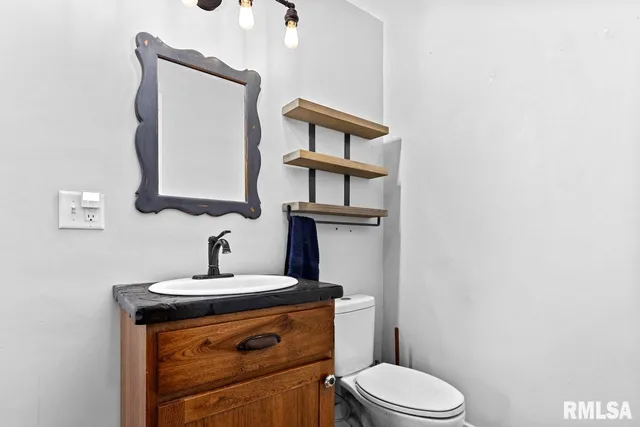 $365,000 | 13309 Highway 90, Princeville, IL 61559