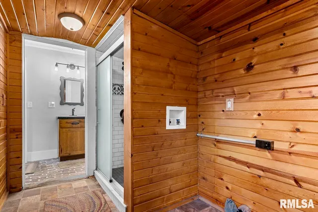 $365,000 | 13309 Highway 90, Princeville, IL 61559