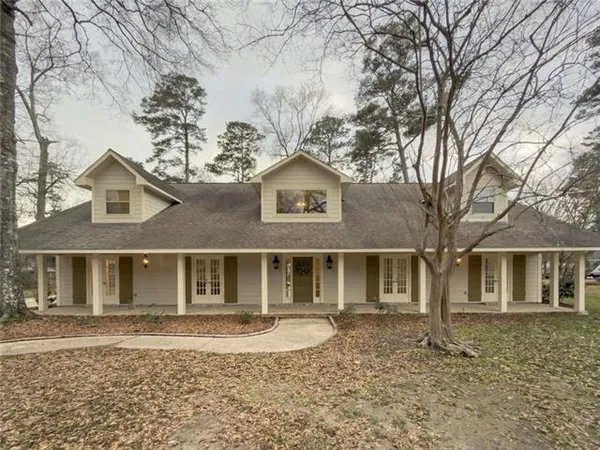 $570,500 | 5325 Chambord Drive, Greenwell Springs, LA 70739