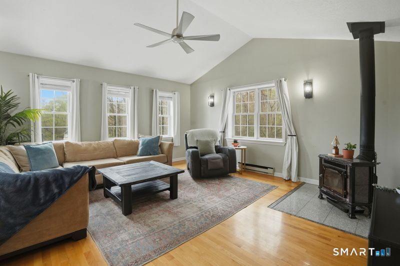 408 Maromas Road Middletown, CT 06457 - Photo 20 of 34