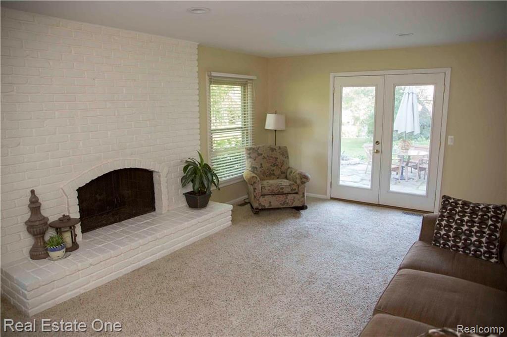 1736 North Kilburn Road Rochester Hills, MI 48306 - Photo 9 of 32
