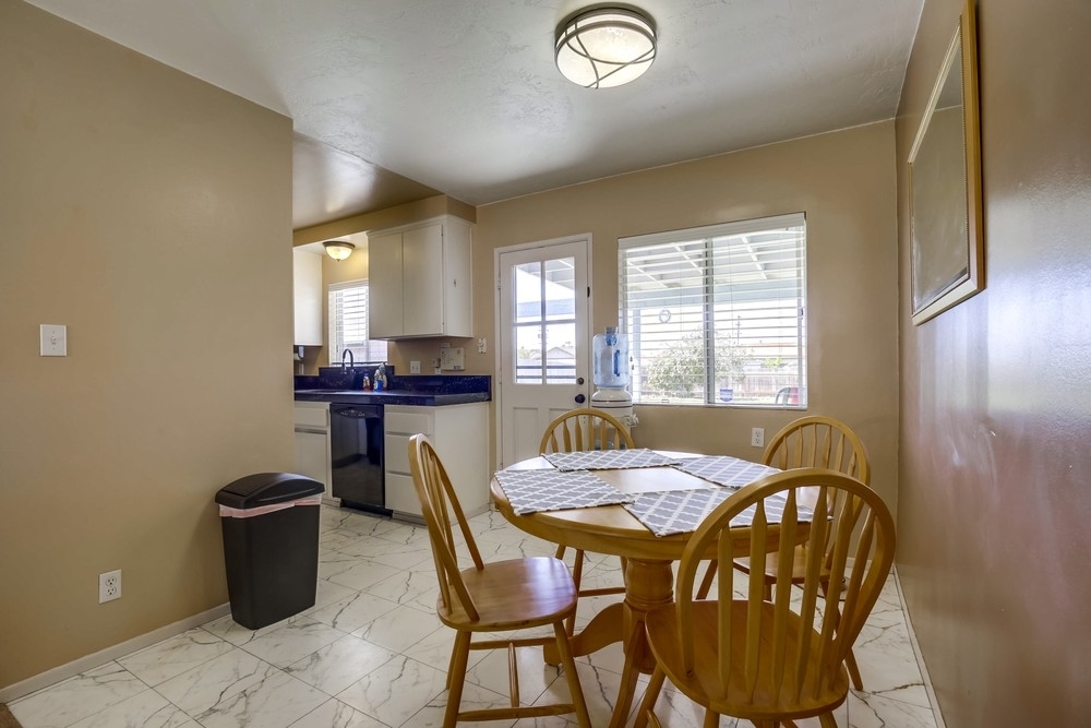 1134 Arcadia Road Encinitas, CA 92024 - Photo 4 of 21