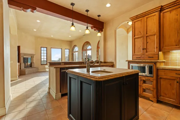$9,600,000 | 613 Maria Ygnacia Lane, Santa Barbara, CA 93111