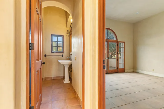 $10,500,000 | 613 Maria Ygnacia Lane, Santa Barbara, CA 93111