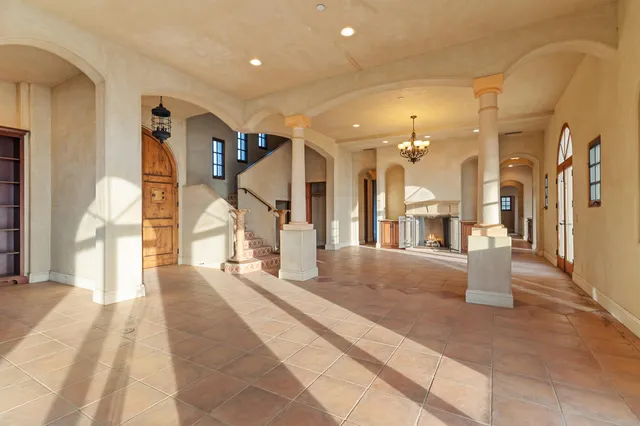 $10,500,000 | 613 Maria Ygnacia Lane, Santa Barbara, CA 93111