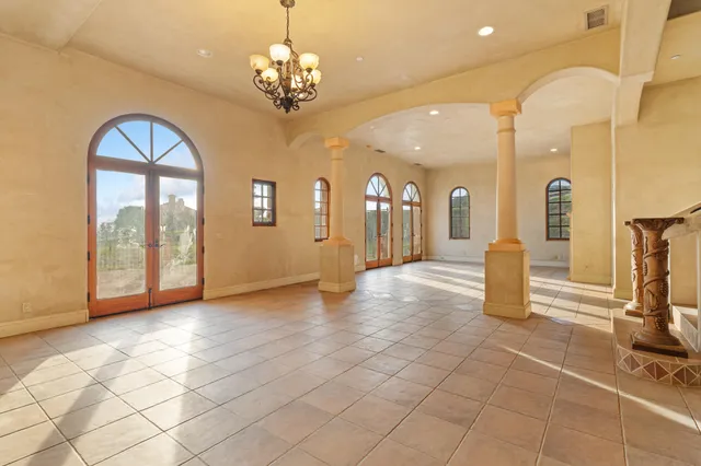 $10,500,000 | 613 Maria Ygnacia Lane, Santa Barbara, CA 93111