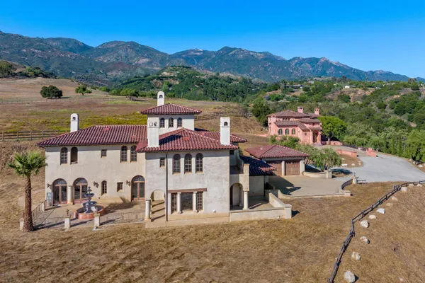 $9,600,000 | 613 Maria Ygnacia Lane, Santa Barbara, CA 93111