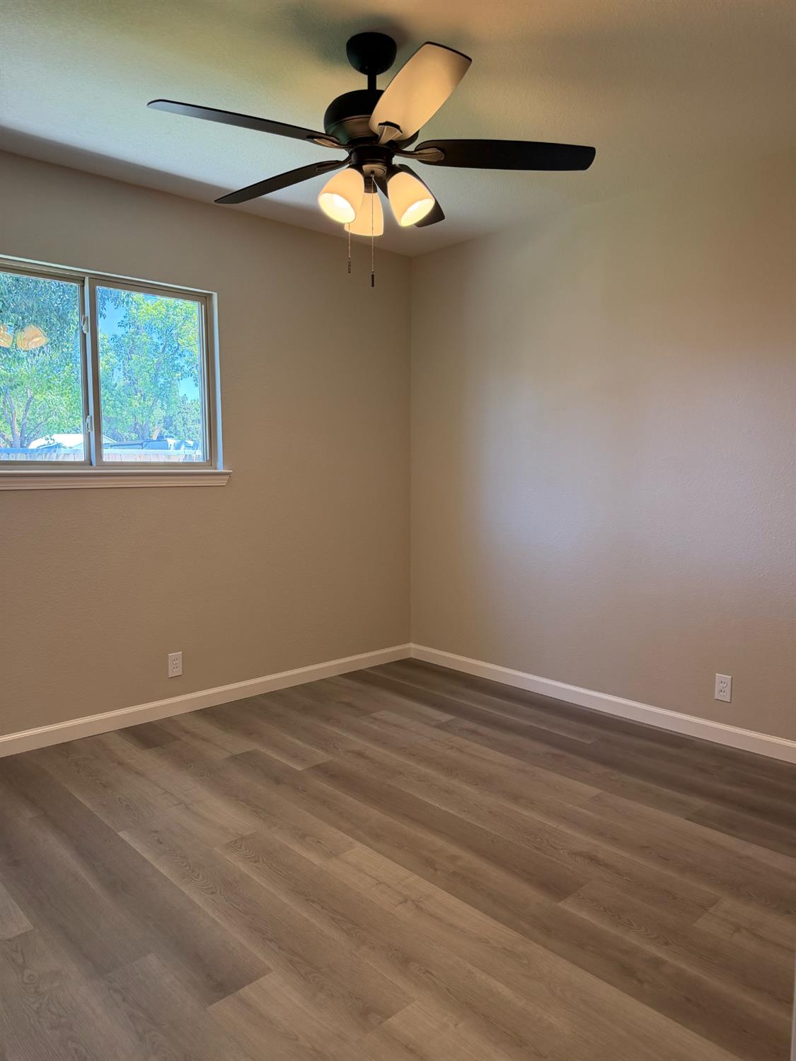 2304 Coston Avenue Modesto, CA 95350 - Photo 11 of 23
