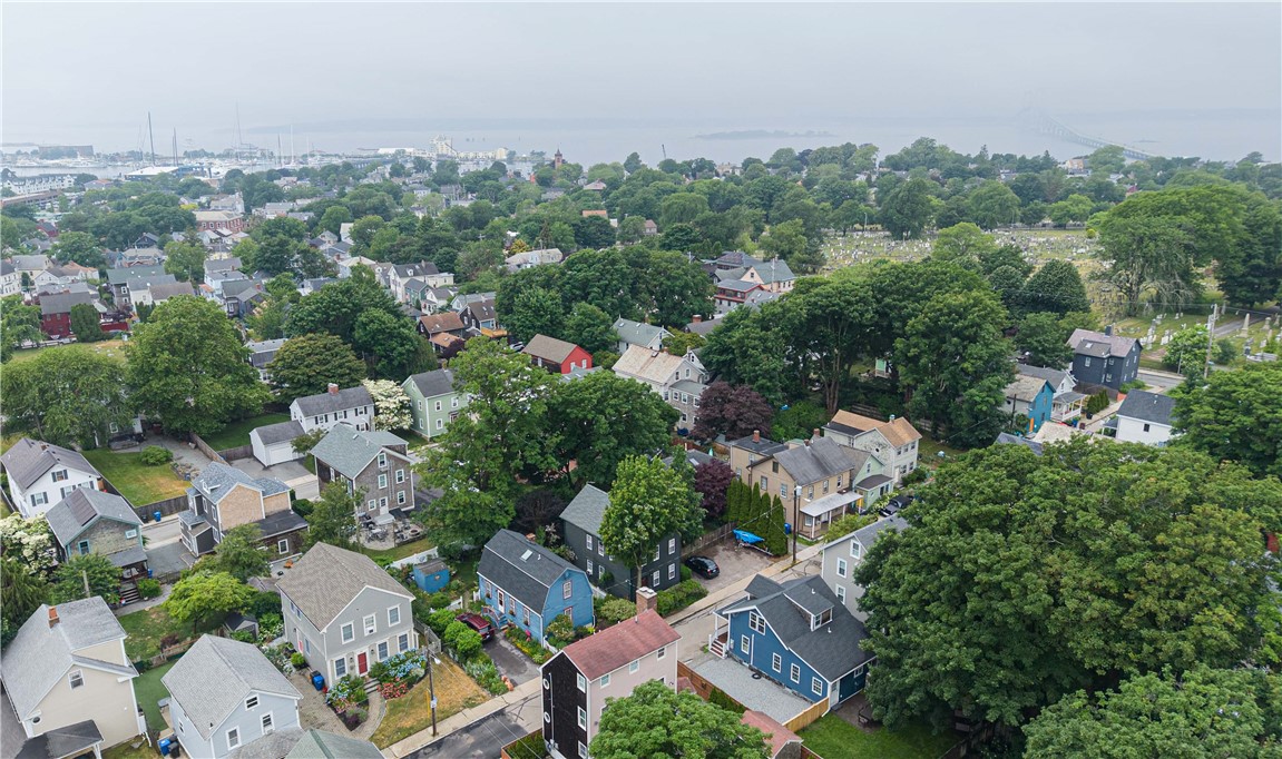57 Callender Avenue Newport, RI 02840 - Photo 29 of 35