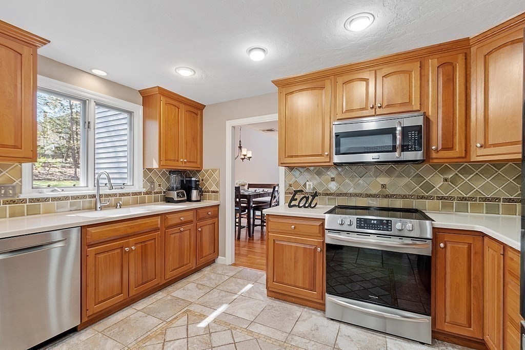 153 Ruggles Street Westborough, MA 01581 - Photo 11 of 40 Gallery Image 11