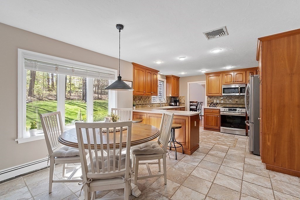 153 Ruggles Street Westborough, MA 01581 - Photo 13 of 40 Gallery Image 13