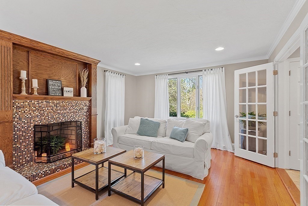 153 Ruggles Street Westborough, MA 01581 - Photo 8 of 40 Gallery Image 8