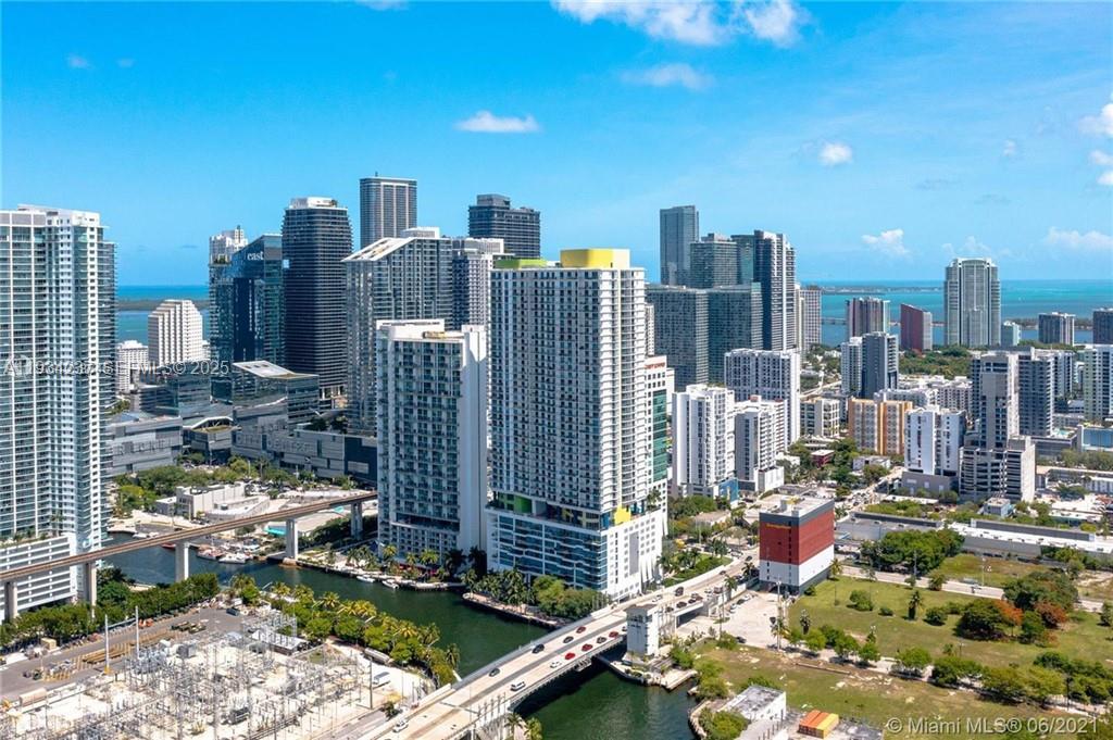 185 Southwest 7th Street, Unit 3109 Miami, FL 33130 - Photo 4 of 25 a city view