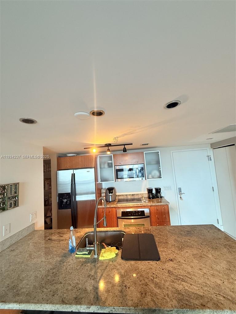 185 Southwest 7th Street, Unit 3109 Miami, FL 33130 - Photo 8 of 25