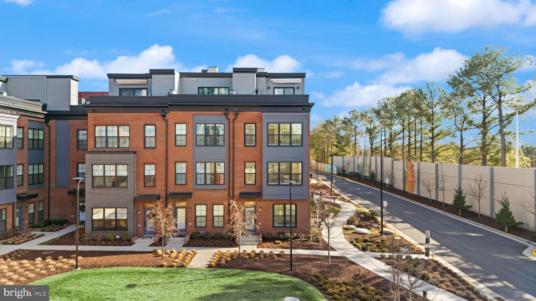 11256 Faraday Park Drive Reston, VA 20190 - Photo 2 of 79