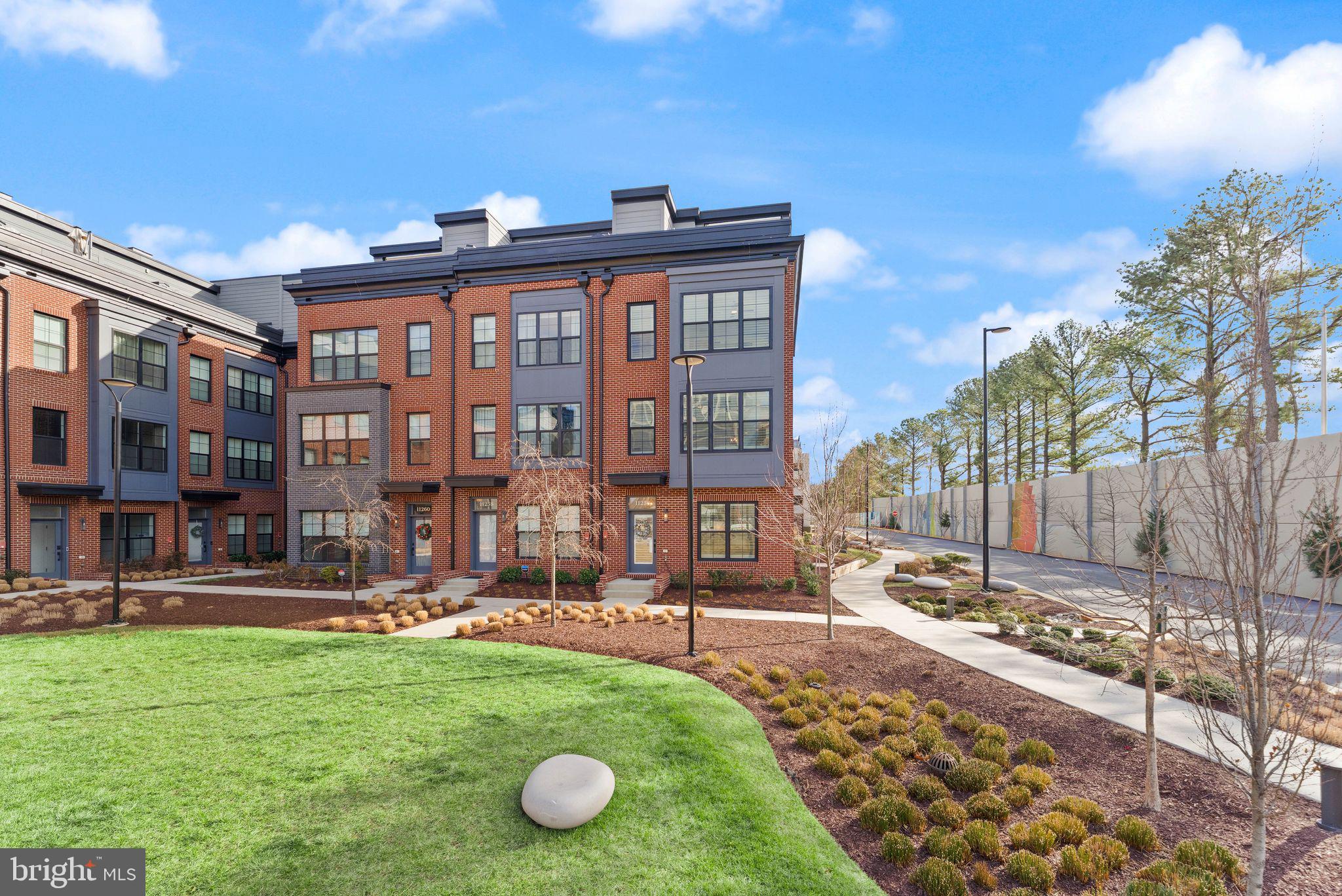 11256 Faraday Park Drive Reston, VA 20190 - Photo 6 of 79