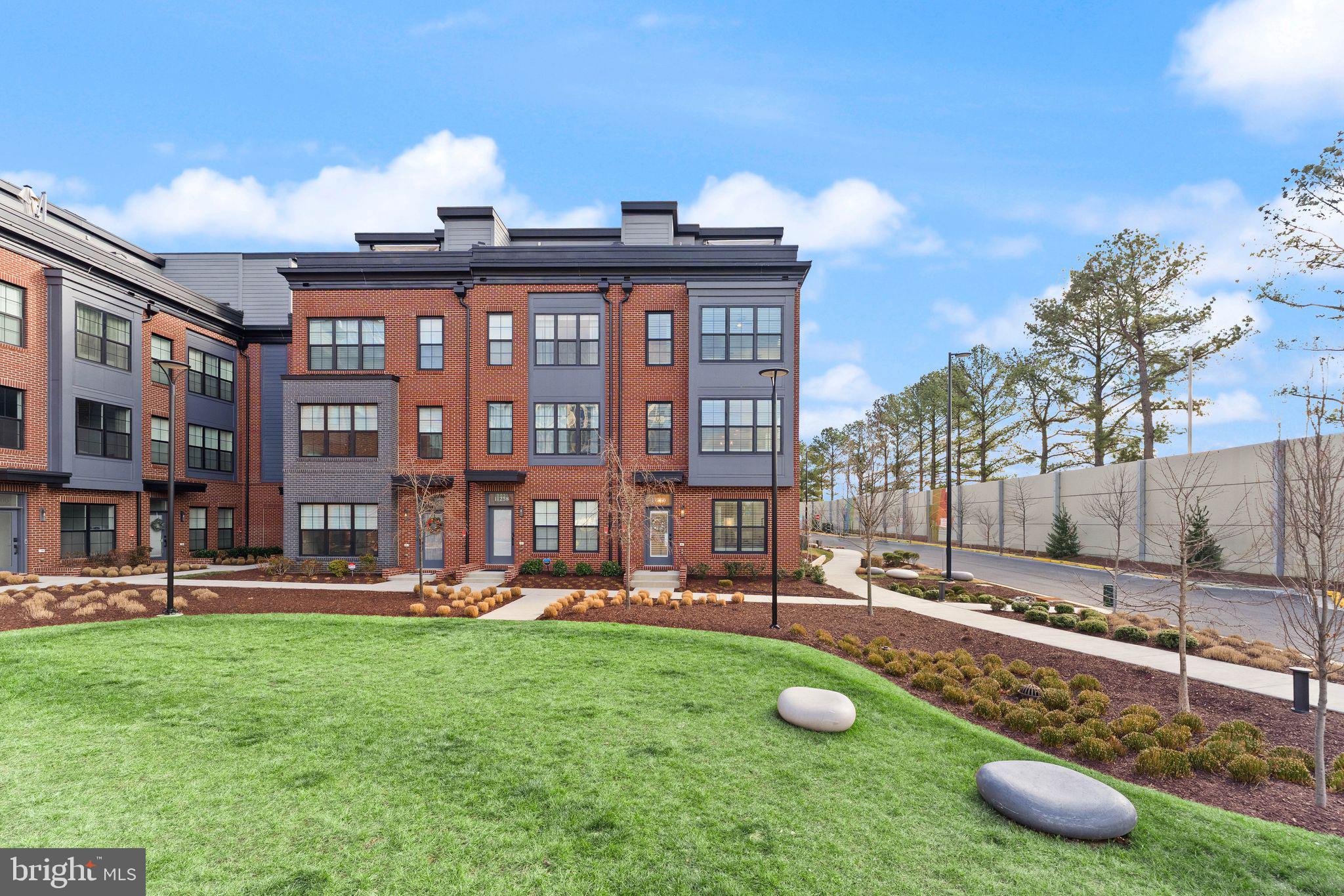 11256 Faraday Park Drive Reston, VA 20190 - Photo 7 of 79