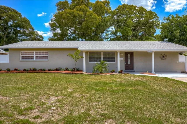 $3,200 | 5600 30th Avenue North, St. Petersburg, FL 33710