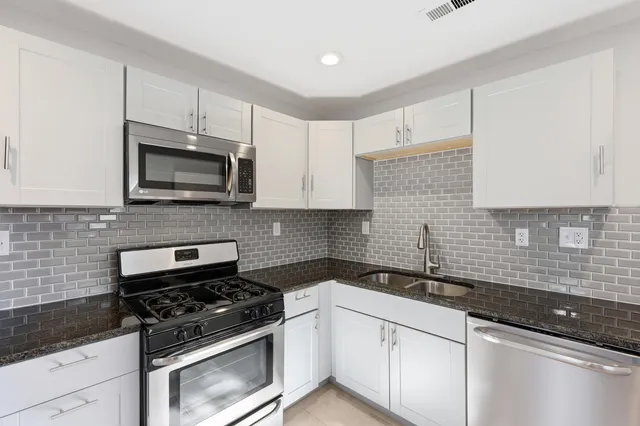 $319,000 | 131 Harvey Avenue, Goose Creek, SC 29445