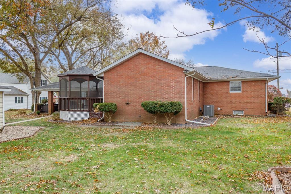 1103 Walnut Street Germantown, IL 62245 - Photo 35 of 42