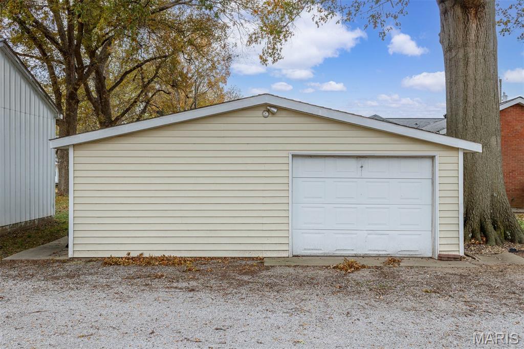 1103 Walnut Street Germantown, IL 62245 - Photo 39 of 42