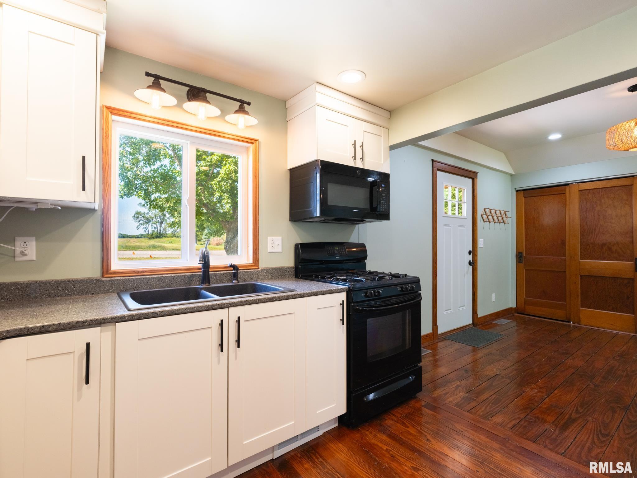 28135 Allentown Road Tremont, IL 61568 - Photo 10 of 46