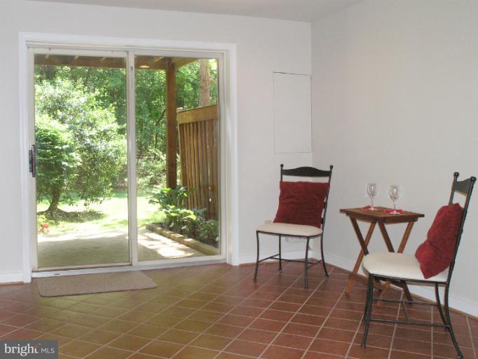 1600 Oak Spring Way Reston, VA 20190 - Photo 13 of 30 Interior (General)