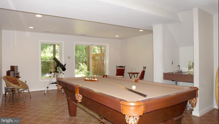 1600 Oak Spring Way Reston, VA 20190 - Photo 19 of 30 Interior (General)