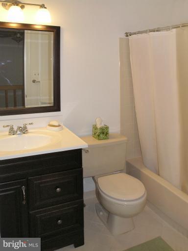 1600 Oak Spring Way Reston, VA 20190 - Photo 21 of 30 Bath