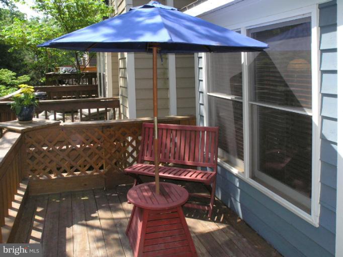 1600 Oak Spring Way Reston, VA 20190 - Photo 22 of 30 Exterior (Rear)