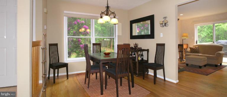 1600 Oak Spring Way Reston, VA 20190 - Photo 29 of 30 Dining Room