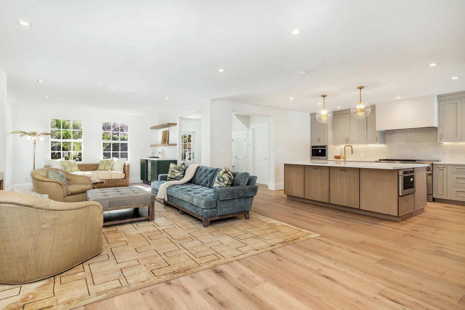 231 Argyle Road West Palm Beach, FL 33405 - Photo 5 of 41 a living room with furniture and kitchen view