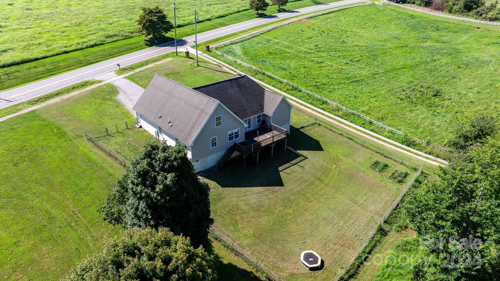 1678 Jamestown Road Morganton, NC 28655 - Photo 32 of 34 Gallery Image 32