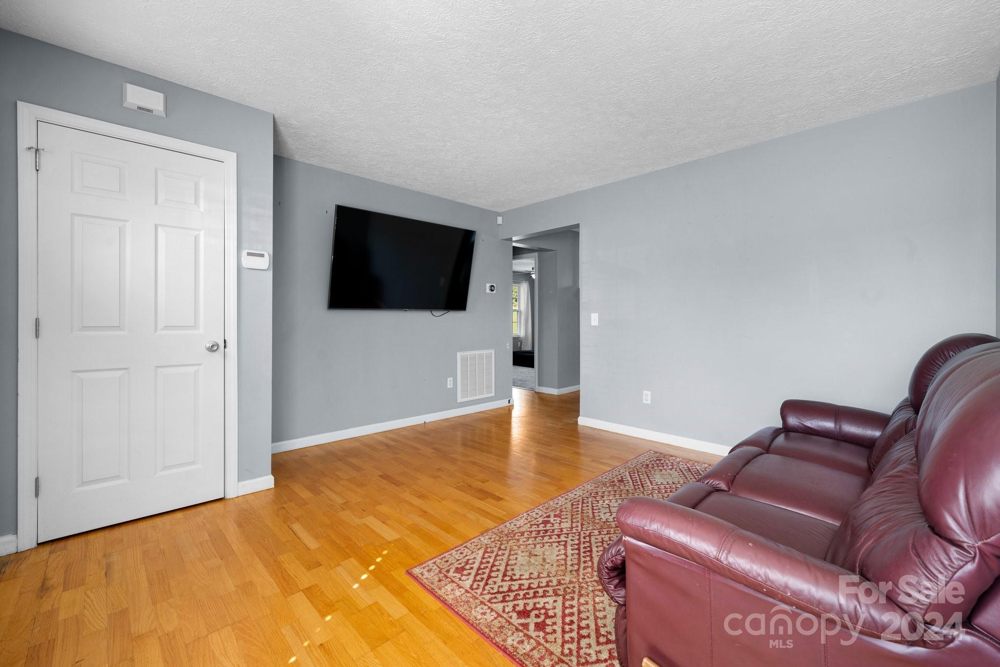 1678 Jamestown Road Morganton, NC 28655 - Photo 10 of 34 Gallery Image 10