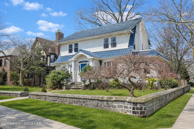 $1,199,000 | 94 Hart Boulevard | Randall Manor
