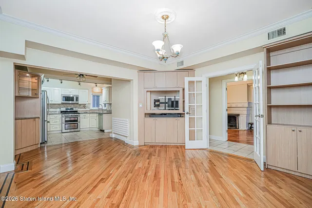 $1,199,000 | 94 Hart Boulevard | Randall Manor