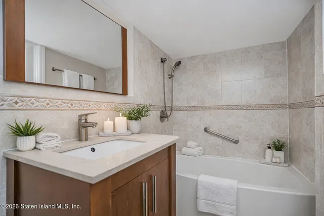 $1,199,000 | 94 Hart Boulevard | Randall Manor