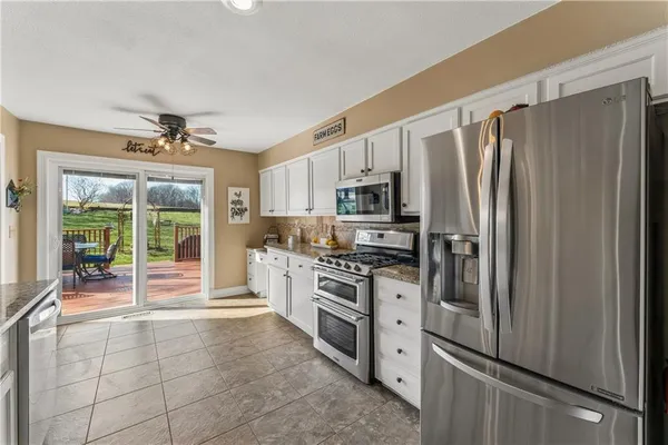 $419,900 | 3711 Northeast Beechwood Drive, Lee's Summit, MO 64064