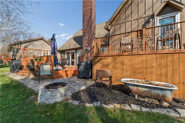 $419,900 | 3711 Northeast Beechwood Drive, Lee's Summit, MO 64064