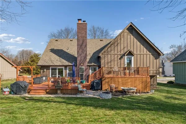 $419,900 | 3711 Northeast Beechwood Drive, Lee's Summit, MO 64064