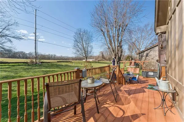 $419,900 | 3711 Northeast Beechwood Drive, Lee's Summit, MO 64064