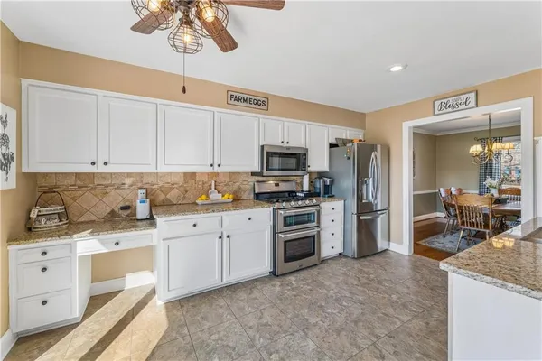 $419,900 | 3711 Northeast Beechwood Drive, Lee's Summit, MO 64064