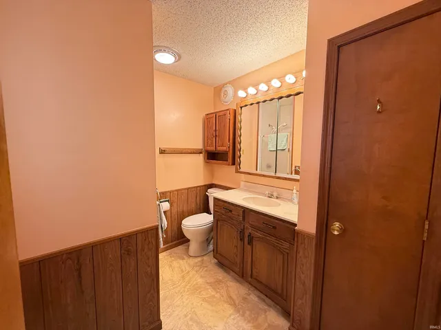 $849,900 | 6105 Highway 59, Jasonville, IN 47438