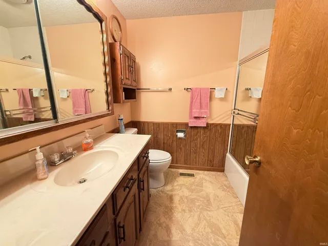 $849,900 | 6105 Highway 59, Jasonville, IN 47438