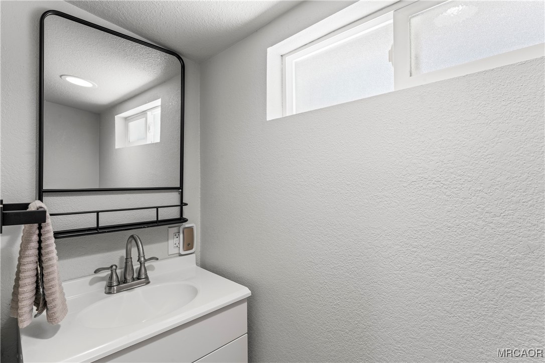 2544 Spring Drive Running Springs, CA 92382 - Photo 22 of 38