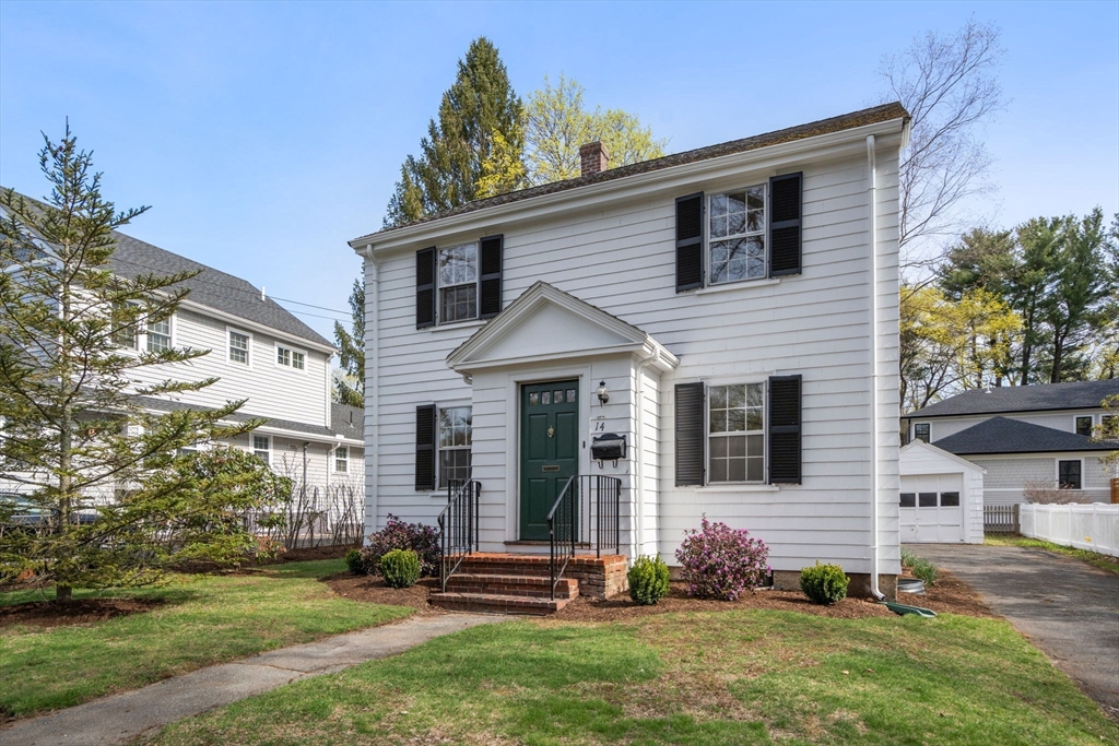 14 Intervale Road Wellesley, MA 02481 - Photo 3 of 23