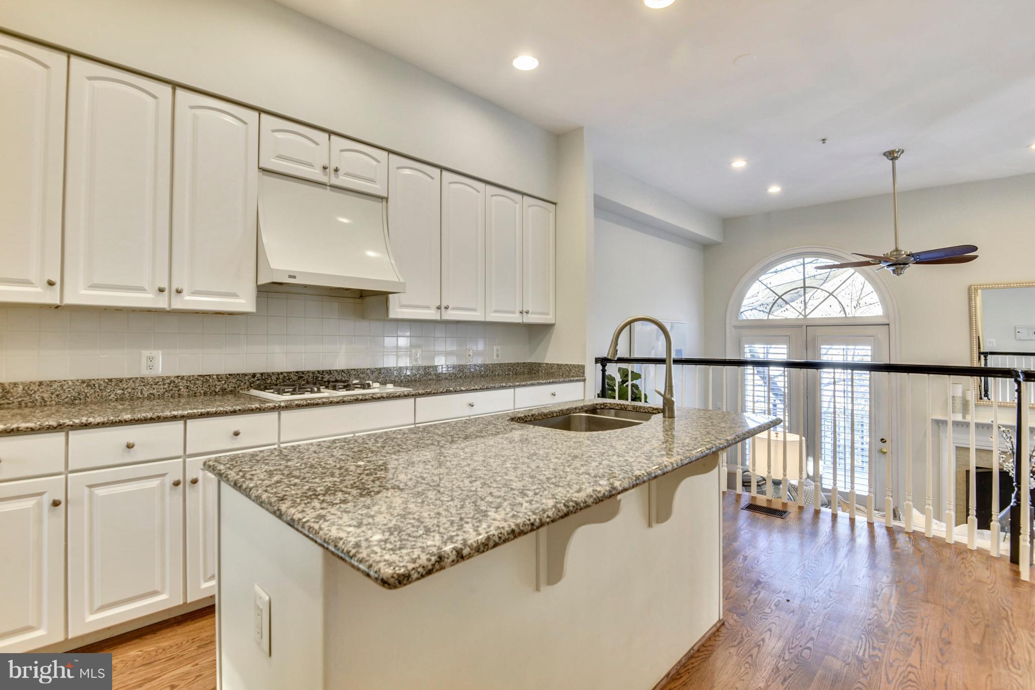 8501 Halston Way Bethesda, MD 20814 - Photo 3 of 29 Breakfast Bar, Granite Counter Tops