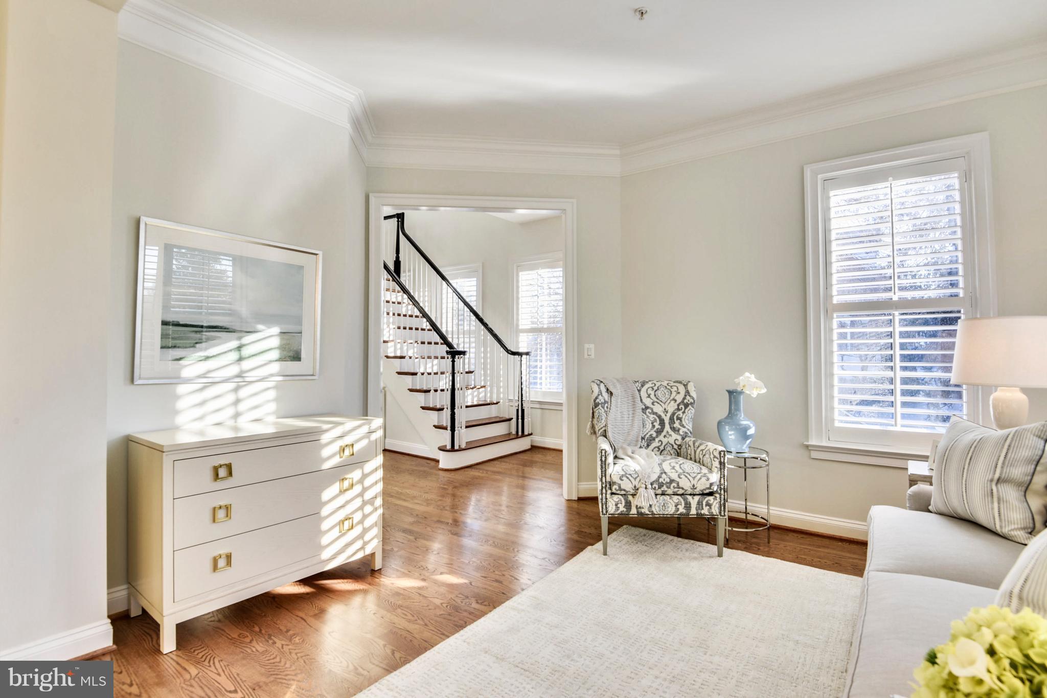8501 Halston Way Bethesda, MD 20814 - Photo 10 of 29 Living Room