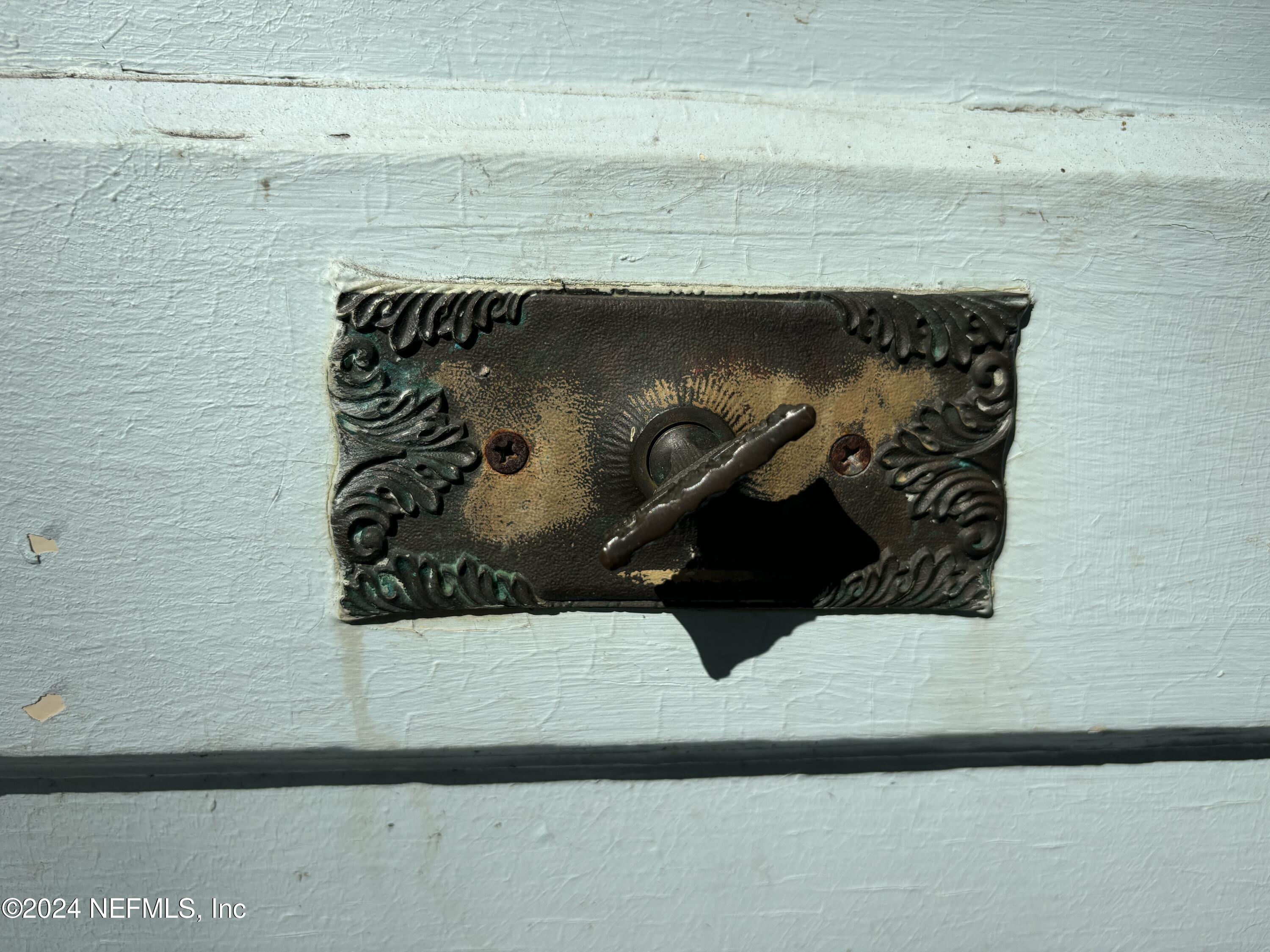 33 River Road Orange Park, FL 32073 - Photo 70 of 81 Antique Doorbell