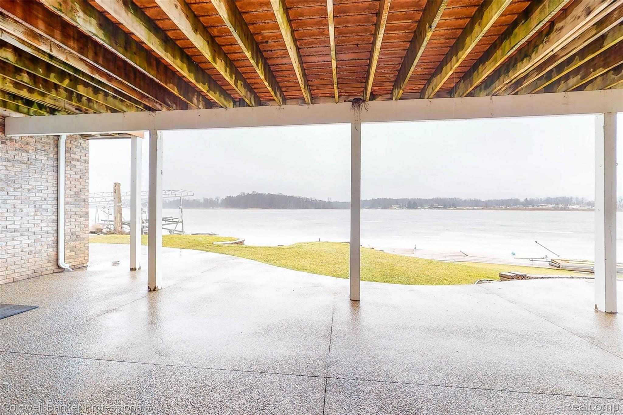 6576 Bennett Lake Road Fenton, MI 48430 - Photo 23 of 46 Lakeside patio